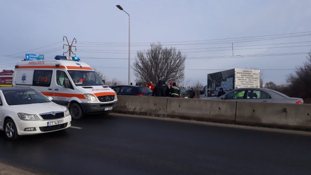 CARAMBOL pe bulevardul TOMIS: O persoană a fost RĂNITĂ