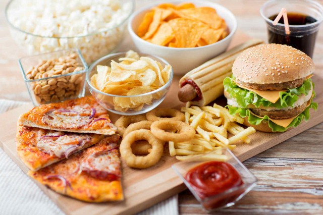Discuții aprinse despre răul pe care îl fac sau nu alimentele ultraprocesate, într-o lume cuprinsă de moda dietelor