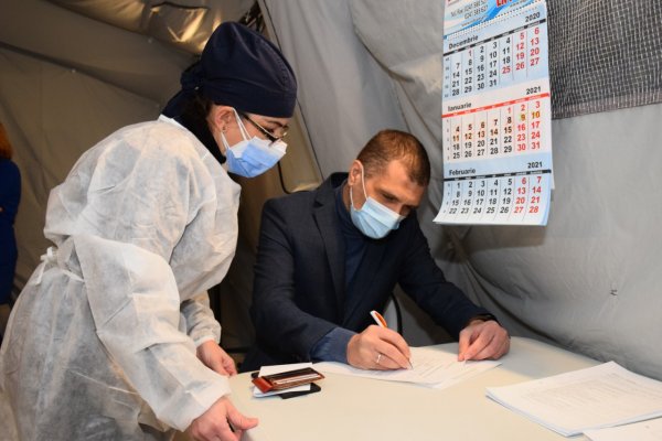 Prefectul Silviu COȘA s-a VACCINAT anti-COVID