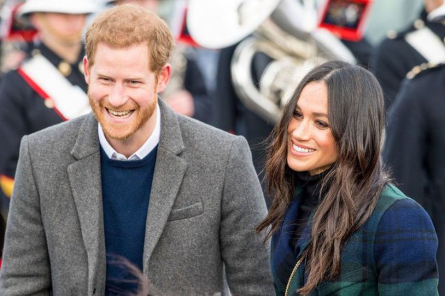 În ciuda dramei regale fără sfârşit, prinţul Harry se sfătuieşte cu Regina Elisabeta