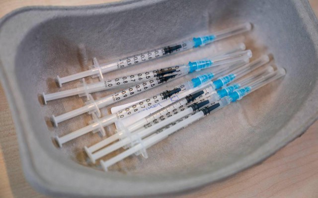 Suedia suspendă plăţile către Pfizer, cerând explicaţii despre numărul de doze dintr-un flacon