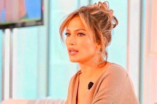 Jennifer Lopez, acuzată că se injectează cu botox