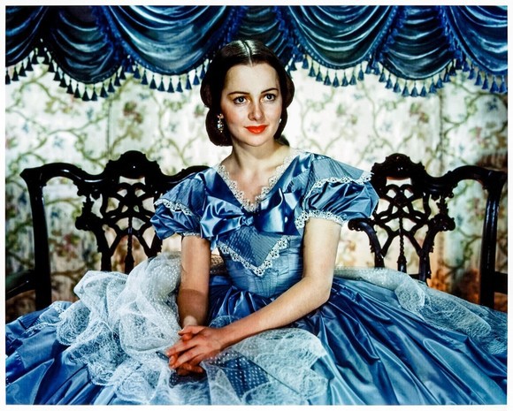 Olivia de Havilland a fost îndrăgostită de James Stewart dar i-a refuzat cererea în căsătorie