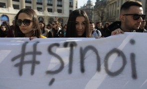 Studenții cer BANI pentru creșterea burselor