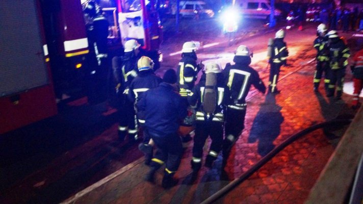 Ucraina: Trei pacienţi şi un medic au murit într-un incendiu la un spital care tratează cazuri cu COVID-19