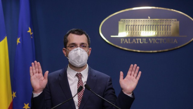 Voiculescu, despre vaccinarea personalului esențial: Strategia era acolo înainte să vin eu