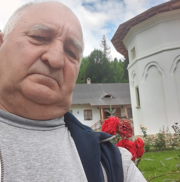 Un FALS AVOCAT, trimis în judecată pentru înşelăciune