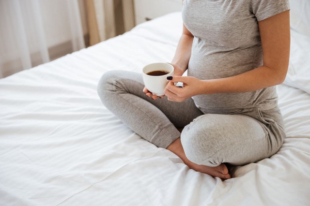 Studiu: Cofeina trebuie evitată în sarcină și înainte de concepție