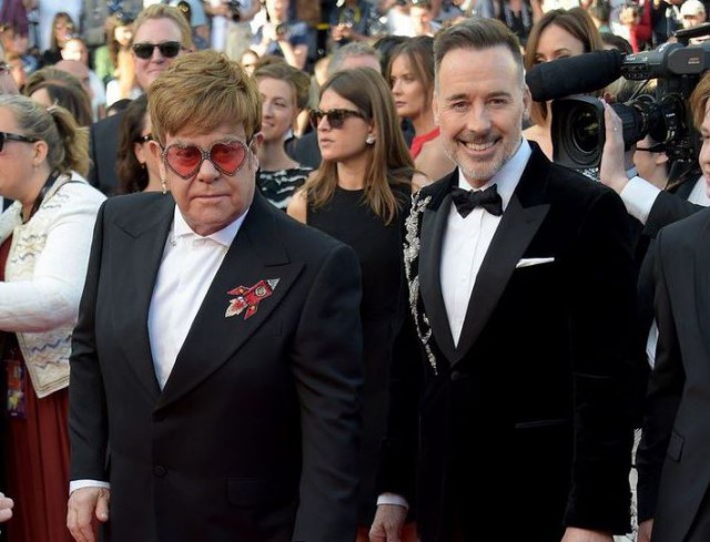 Cum a ajuns Elton John să aibă o relație cu David Furnish: „Ne-am îndrăgostit foarte repede”