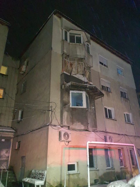 EXPLOZIE într-un BLOC din Medgidia! Video