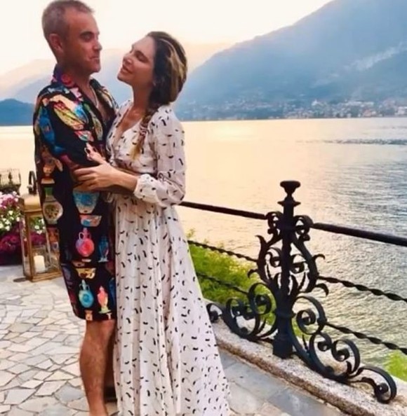Robbie Williams s-a mutat definitiv în Elveția. Ce sumă astronomică a plătit pe vila de pe malul lacului Geneva