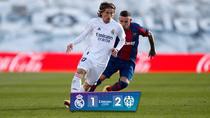Surpriza zilei: Real Madrid, în inferioritate numerică aproape tot meciul, a fost învinsă acasă de Levante