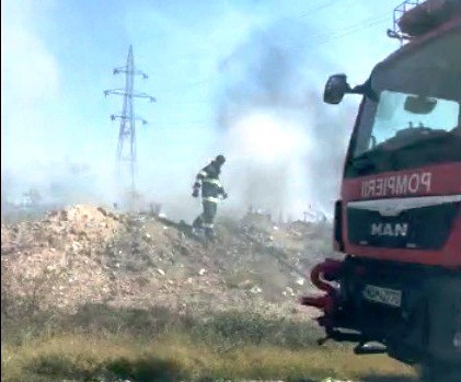 Incendiu de vegetație uscată, în Mamaia Nord