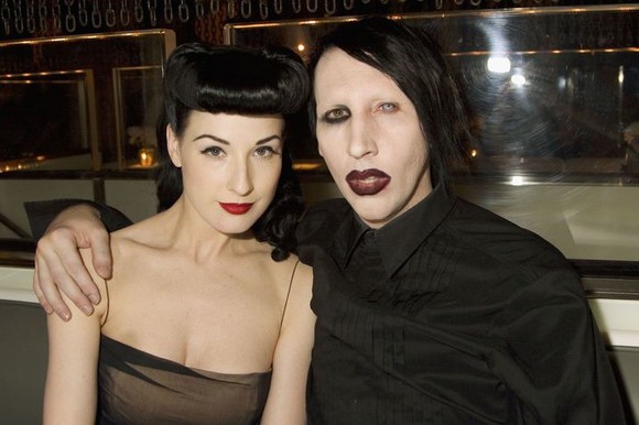 11 femei îl acuză de abuzuri pe Marilyn Manson. Fosta lui soţie, Dita Von Teese, rupe tăcerea