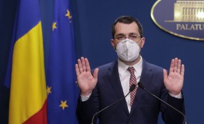 Ministrul Sănătății anunță că elevii NU VOR MAI FACE ore de sport cu mască pe față în exterior
