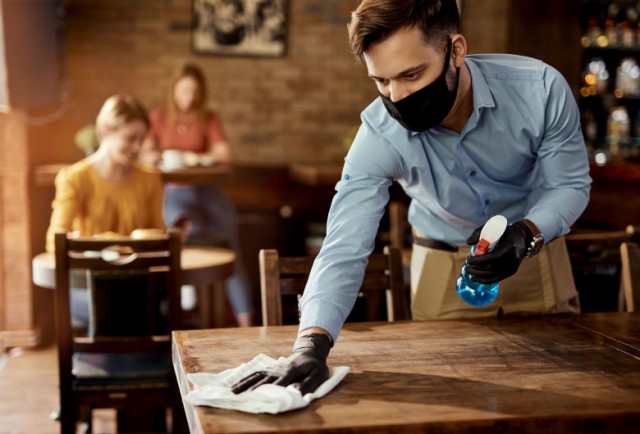 Circa 100.000 de angajați din HORECA au emigrat din România de la începutul pandemiei