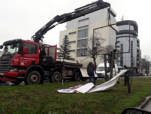 PRIMĂRIA Constanța continuă DESFIINŢAREA PANOURILOR PUBLICITARE