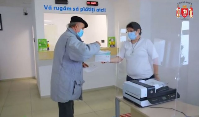 VIDEO! Primăria Constanța a distribuit măști de protecție