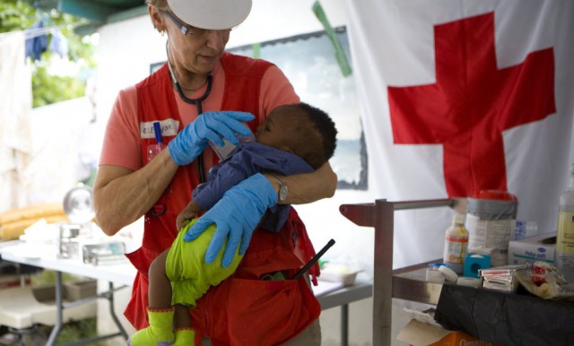 Coronavirus: Crucea Roşie, îngrijorată de lipsa de acces a ţărilor sărace la vaccinuri