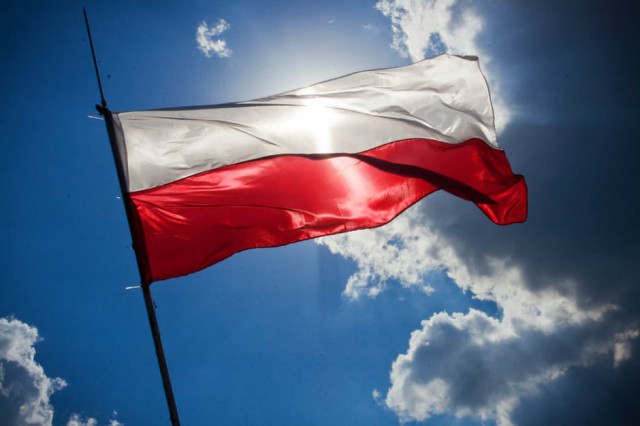 Interdicţia aproape totală a avortului intră în vigoare în Polonia