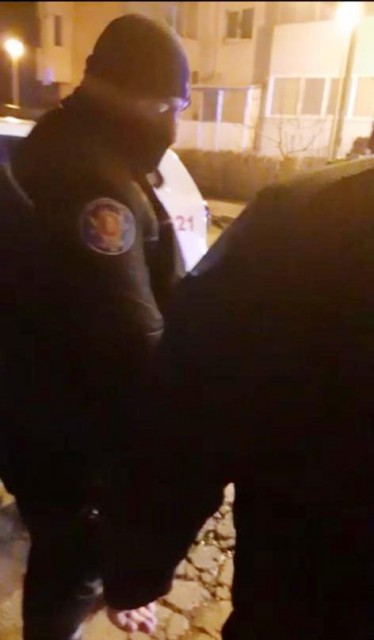 Agenții Zip Escort au ÎMPIEDICAT un bărbat BEAT să se urce la VOLAN