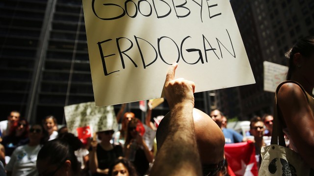 Turcia: Erdogan spune că în spatele manifestaţiilor studenţeşti se află 