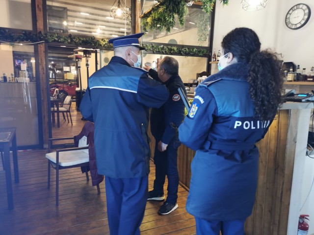 Mai multe societăţi comerciale, CONTROLATE de POLIŢIŞTII constănţeni