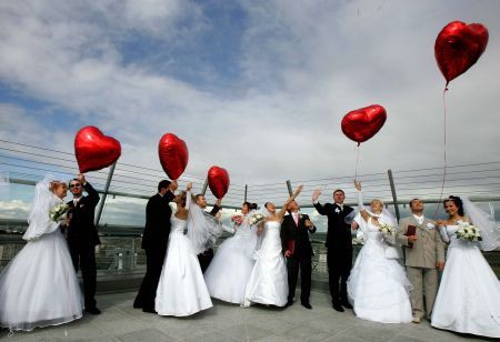 Zece CUPLURI şi-au UNIT destinele de Ziua Îndrăgostiților