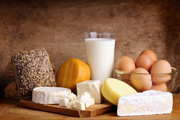 Dacă valoarea colesterolului e mare, ai voie să mănânci lactate, ouă, brânză și carne?