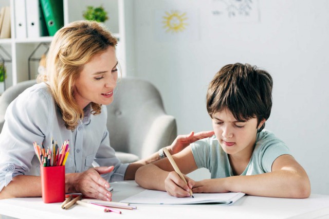 Studiu: Copiii cu dislexie prezintă răspunsuri emoționale mai puternice