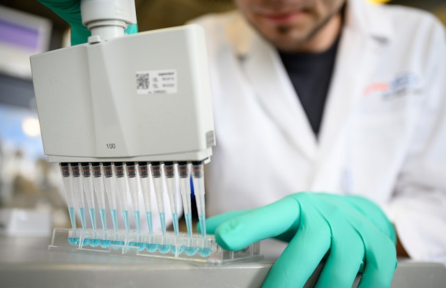 Coronavirus: EMA a început evaluarea în timp real a vaccinului candidat al companiei germane CureVac