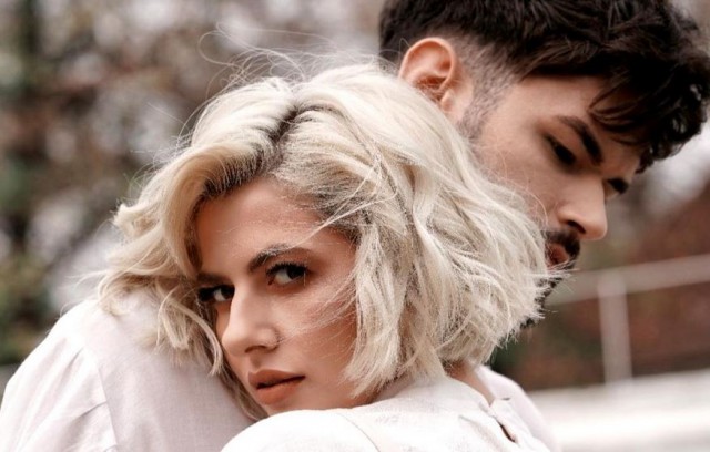 Lidia Buble a pozat provocator pe rețeaua de socializare şi a recunoscut că a luat câteva kilograme în plus
