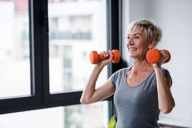 Activitatea fizică regulată reduce riscul de fractură la femeile în vârstă