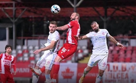 Fotbal: Dinamo a învins-o pe FCSB cu 1-0 şi s-a calificat în sferturile Cupei României