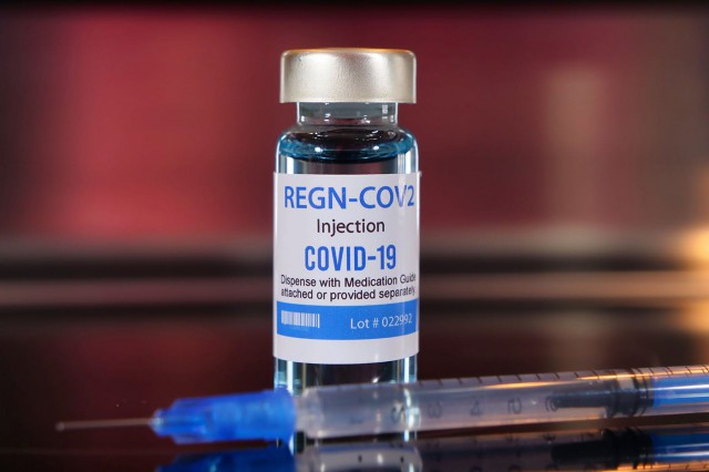 REGN-COV2, un cocktail de anticorpi care scade încărcătura virală la pacienții cu COVID-19