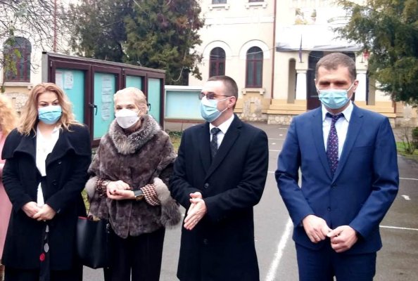 A ÎNCEPUT școala! PĂRINȚII trebuie să EFECTUEZE TRIAJUL epidemiologic! Video