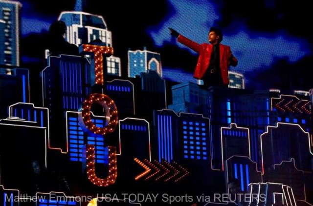 Vânzările de discuri ale cântăreţului The Weeknd au crescut cu 385% după show-ul susţinut la Super Bowl