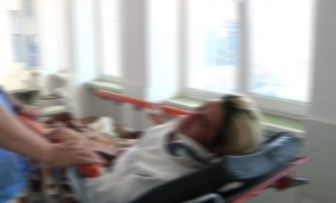FEMEIE AMENINȚATĂ de CONCUBIN că-i TAIE GÂTUL