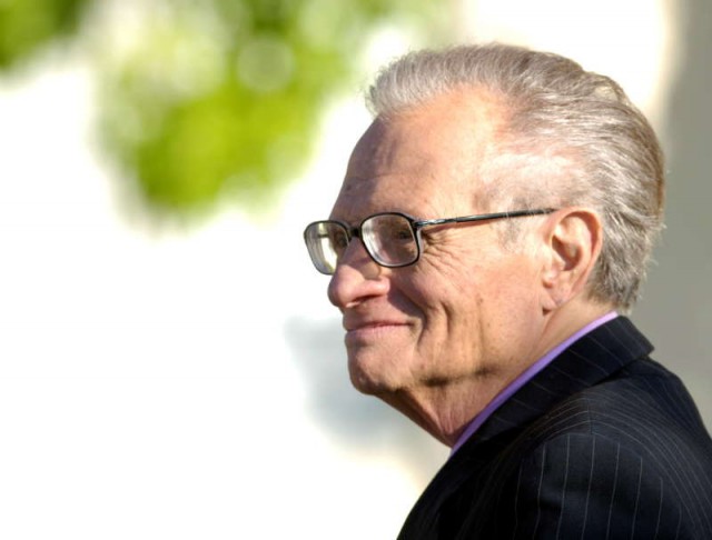 Văduva jurnalistului de televiziune Larry King contestă testamentul acestuia