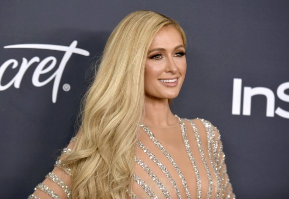 Ajunsă la 40 de ani, starleta Paris Hilton s-a logodit, chiar de ziua sa