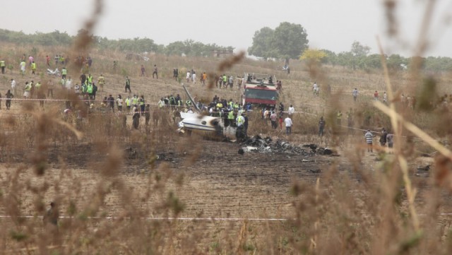 Avionul prăbușit în Nigeria se afla într-o misiune de salvare a zeci de elevi răpiți dintr-o școală