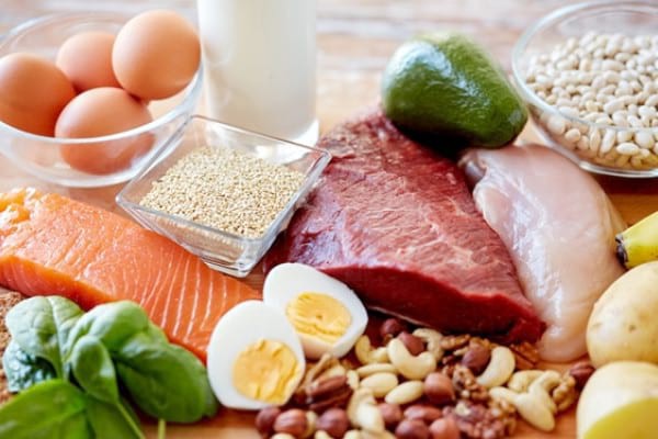 Anumiți nutrienți din alimente au fost asociați cu riscul de formare de cheaguri de sânge