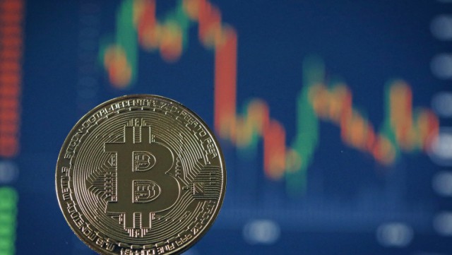 Cotaţia bitcoin a depăşit pragul de 60.000 de dolari