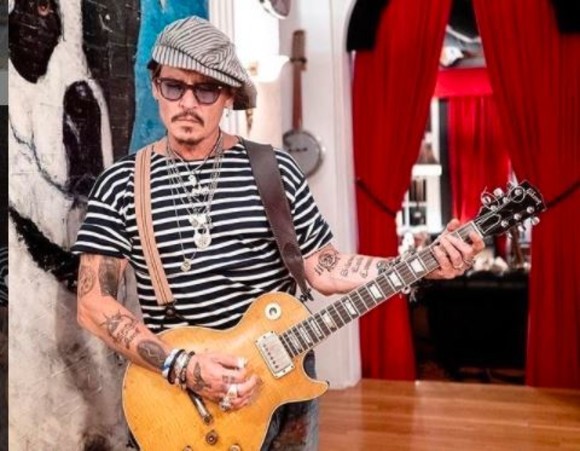 Johnny Depp continuă războiul cu fosta soție. O acuză că l-a înșelat cu Elon Musk