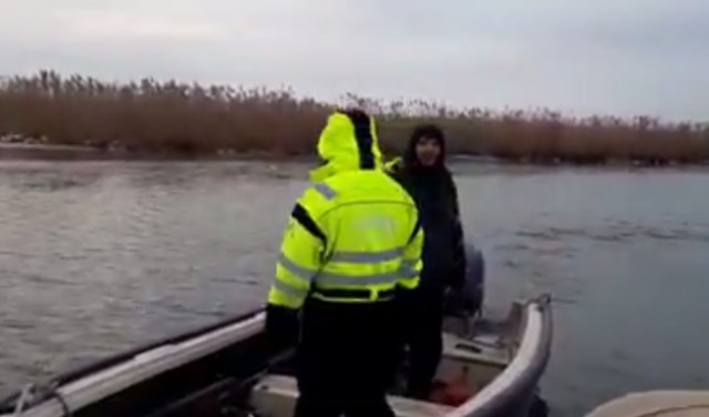 Polițiști de la Garda de Coastă, AMENDAȚI că PESCUIAU în zonă PROTEJATĂ! Video