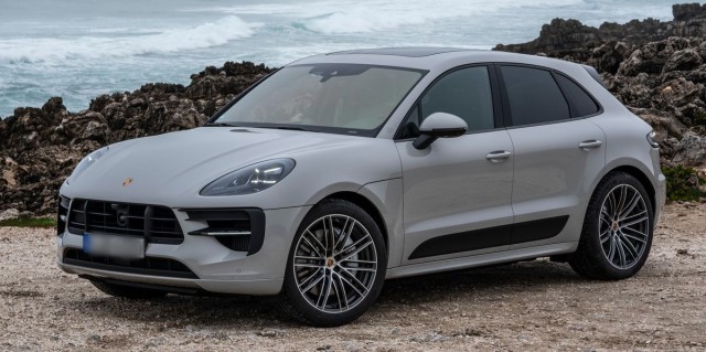 INFINITI, JAGUAR și PORSCHE, primele mașini înmatriculate în 2021