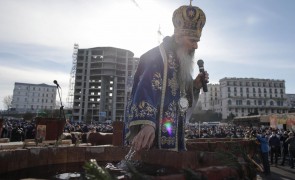 AȘA CEVA?! Pe ce a dat ÎPS Teodosie peste UN MILION DE EURO în plină pandemie
