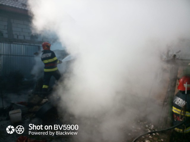 O casă a luat FOC în localitatea Jilavele