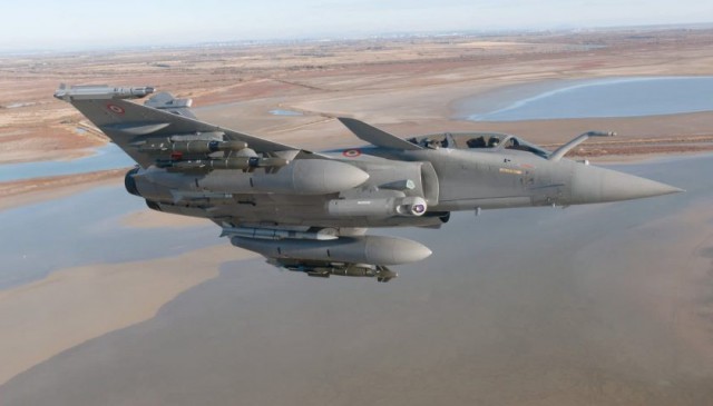 Franţa: Un avion de vânătoare Rafale a rupt o linie de înaltă tensiune în sudul ţării