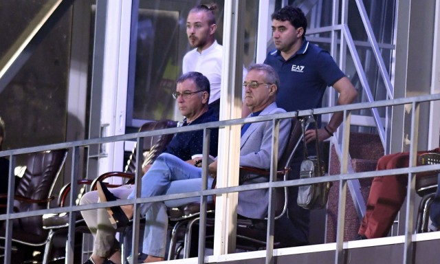 Gigi Becali le-a ”găsit” șofer de lux jucătorilor de la FCSB, după cazurile Florinel Coman și ”mașina de pește”